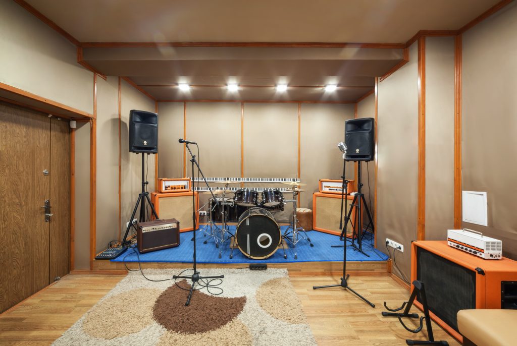 Smart Access and Smart Booking for Self-Service Music Studio